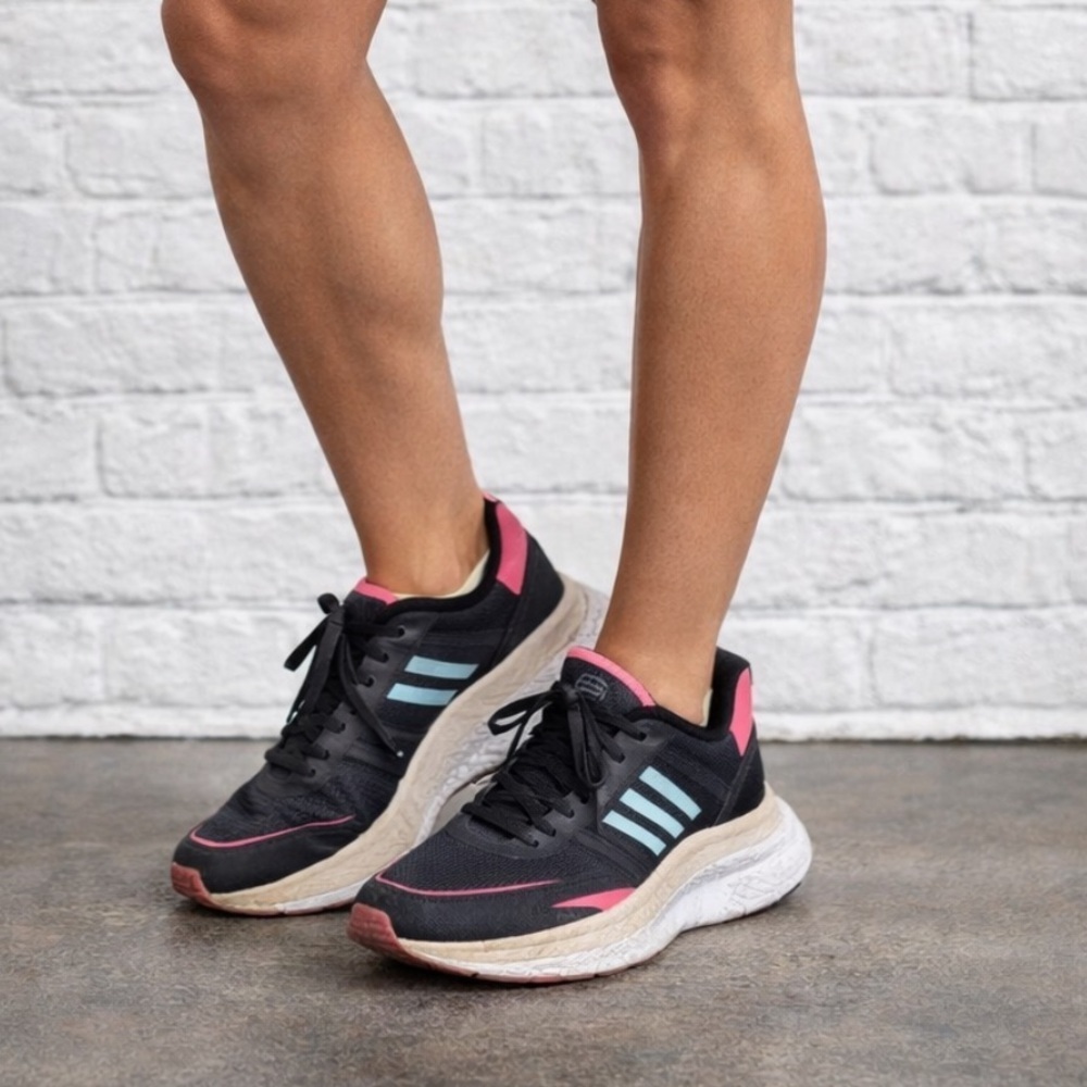 WOMEN’S SIZE 11 ADIDAS ADIZERO BOSTON 10 LIGHT STRIKE PRO IN BLACK/MINT/PINK